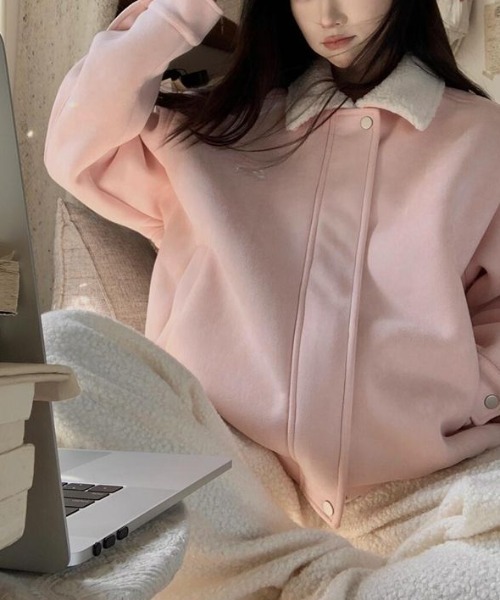 LUCPY(ラクピー)の「ボアカラーオーバーサイズブルゾン(ブルゾン・レディース・ピンク・X-LARGE/LARGE/MEDIUM/SMALL)」の4枚目の写真