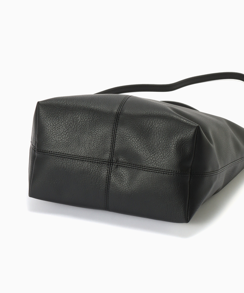 OSKR(オーエスケーアール)の「OSKR / オーエスケーアール 別注 2WAY MEDIUM TOTE BAG(トートバッグ・メンズ・ブラウン/ブラック・FREE)」の5枚目の写真