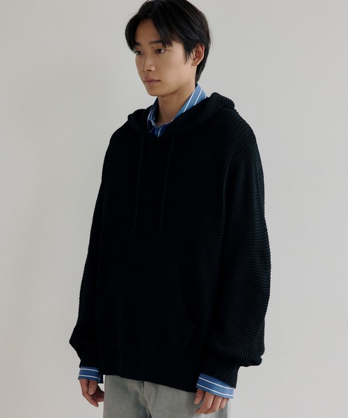 DAWNCE(ダウンス)の「【AKI・三嶋ひな 着用】ワッフルニットフーディー(パーカー・メンズ・グレー/ブラック・L/M)」の3枚目の写真