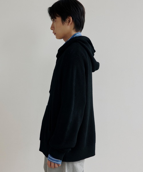 DAWNCE(ダウンス)の「【AKI・三嶋ひな 着用】ワッフルニットフーディー(パーカー・メンズ・グレー/ブラック・L/M)」の4枚目の写真