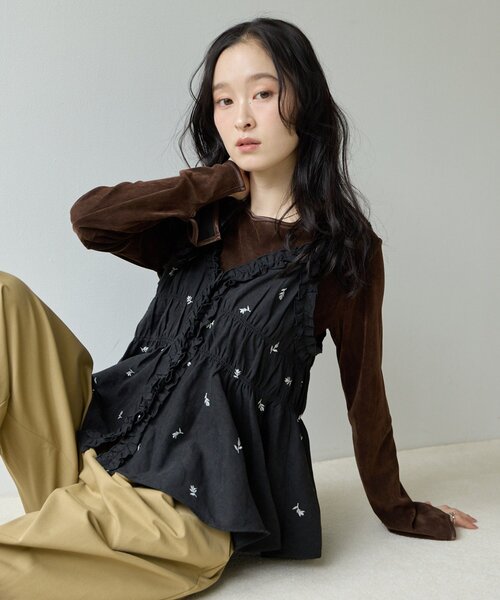 DISCOAT(ディスコート)の「【2点セット/Noka】ピーチ起毛花柄刺繍セットアップ《WEB限定》(サロペット/オーバーオール・レディース・チャコールグレー/ブラック/ブラウン・FREE)」の20枚目の写真