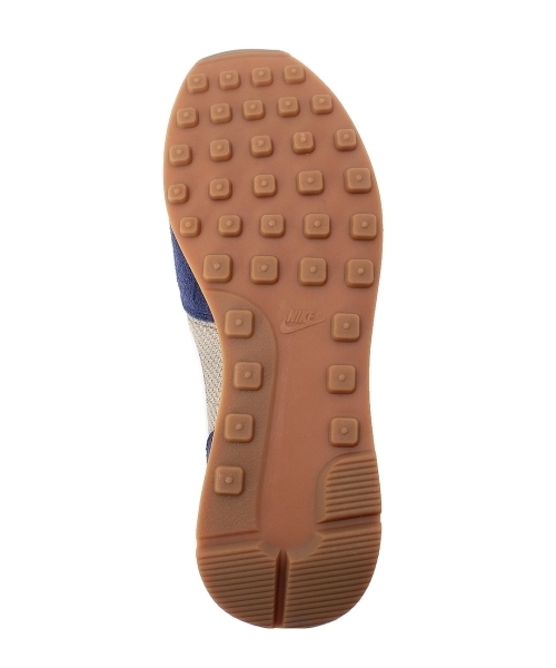 NIKE（ナイキ）の「NIKE WMNS INTERNATIONALIST（スニーカー・レディース・ブラック/ベージュ・40/30/50）」の6枚目の写真