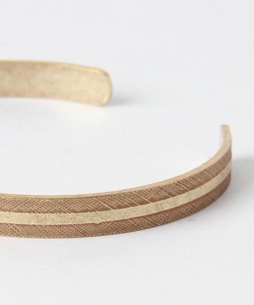 green label relaxing（グリーンレーベルリラクシング）の「BC バングル 16F 4◆（バングル/リストバンド・メンズ・ゴールド・FREE）」の3枚目の写真