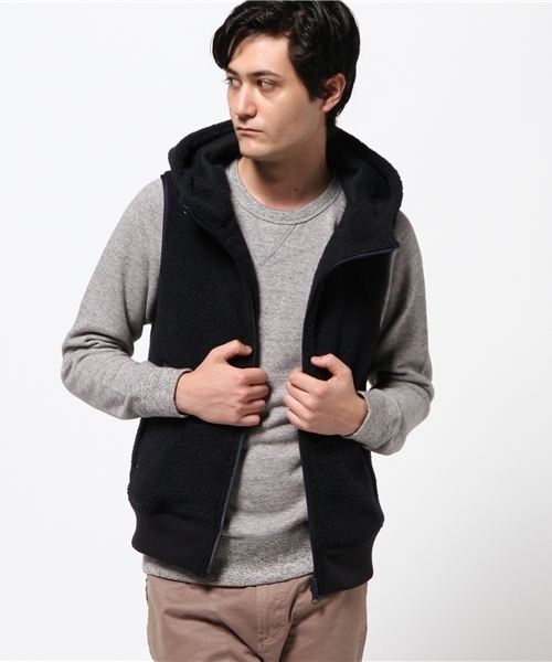 FREDY&GLOSTER（フレディアンドグロスター）の「ボアフリースベスト（その他アウター・メンズ・ブラウン/ネイビー・L/M）」の5枚目の写真