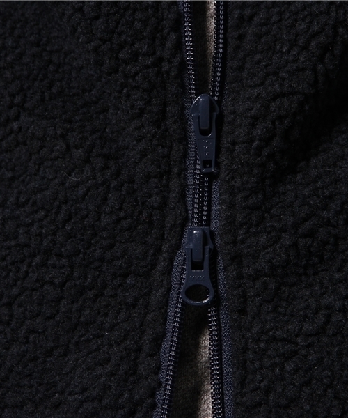 FREDY&GLOSTER（フレディアンドグロスター）の「ボアフリースベスト（その他アウター・メンズ・ブラウン/ネイビー・L/M）」の9枚目の写真