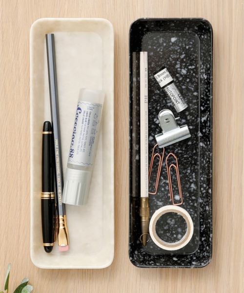 HIGHTIDE（ハイタイド）の「Marbled Melamine Pen Tray マーブル メラミン ペントレイ トレー（収納グッズ・レディース・マスタード/ネイビー/グレー/ダークグリーン/ブラック/アイボリー・FREE）」の8枚目の写真