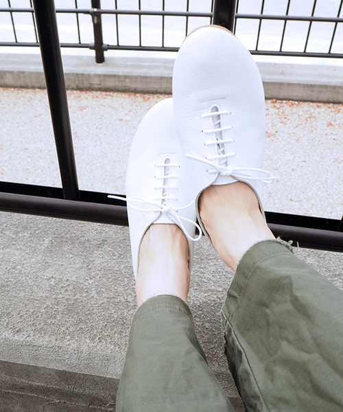 ENあしながおじさん（エンアシナガオジサン）の「ZOZOTOWN限定プライス◆ENあしながおじさん◆ レースアップシューズ　5360011（ドレスシューズ・レディース・ブラック/ホワイト/ブラック系その他/プラチナム・23.5cm/24.5cm/24.0cm/23.0cm/22.5cm）」の2枚目の写真