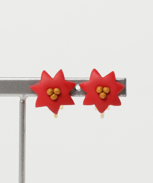 TONE SELECT GOODS(トーンセレクトグッズ)の「【atelier*mio】星の花 earring(イヤリング・レディース・ホワイト/チェリーレッド/ブラック/ネイビー・FREE)」の4枚目の写真