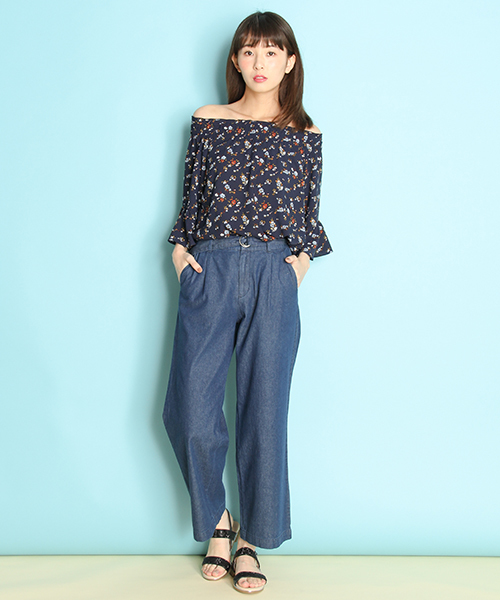 Honeys（ハニーズ）の「ワイドスリーブオフショルプルオーバー（シャツ/ブラウス・レディース・ブルー系その他/ホワイト系その他/レッド系その他/ホワイト×ピンク・L/M）」の7枚目の写真