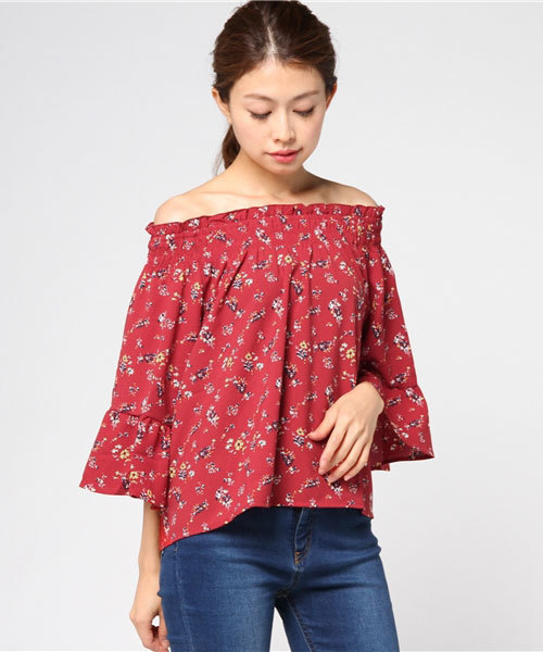 Honeys（ハニーズ）の「ワイドスリーブオフショルプルオーバー（シャツ/ブラウス・レディース・ブルー系その他/ホワイト系その他/レッド系その他/ホワイト×ピンク・L/M）」の4枚目の写真