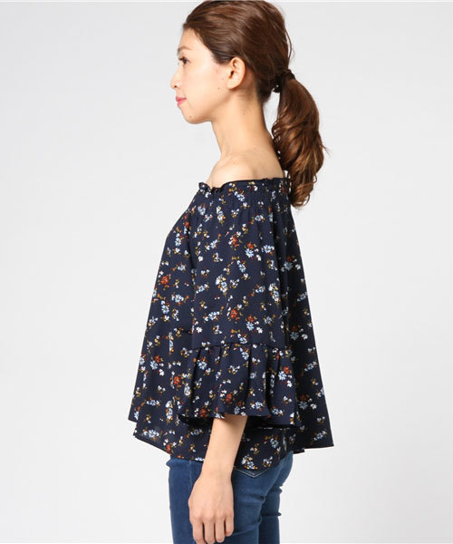 Honeys（ハニーズ）の「ワイドスリーブオフショルプルオーバー（シャツ/ブラウス・レディース・ブルー系その他/ホワイト系その他/レッド系その他/ホワイト×ピンク・L/M）」の13枚目の写真