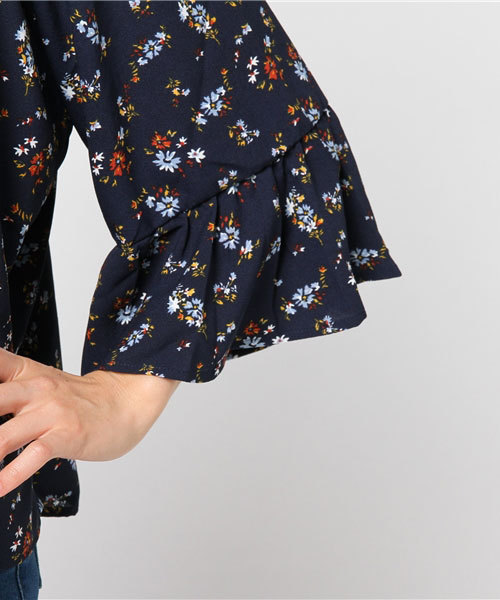 Honeys（ハニーズ）の「ワイドスリーブオフショルプルオーバー（シャツ/ブラウス・レディース・ブルー系その他/ホワイト系その他/レッド系その他/ホワイト×ピンク・L/M）」の10枚目の写真