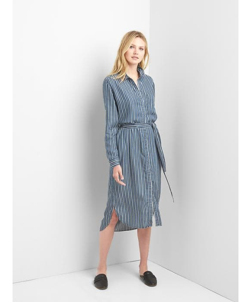 GAP（ギャップ）の「Gap ストライプTENCEL(TM) ミディシャツワンピース（ワンピース・レディース・ダークインディゴブルー・XS/S/M/XXS/L）」の2枚目の写真