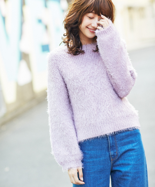 apres jour（アプレジュール）の「ふわふわラメシャギーニット