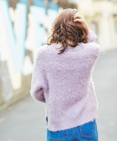 apres jour（アプレジュール）の「ふわふわラメシャギーニット