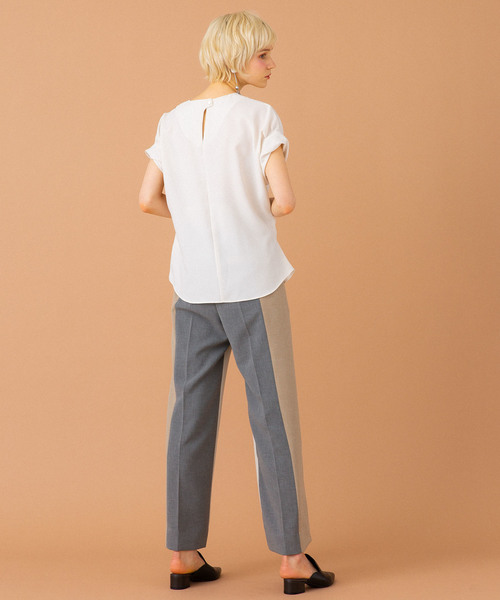 UNITED TOKYO（ユナイテッドトウキョウ）の「ツイストラインフロントブラウス（シャツ/ブラウス・レディース・ブラック/マルチ/サックスブルー/オフホワイト・1）」の15枚目の写真