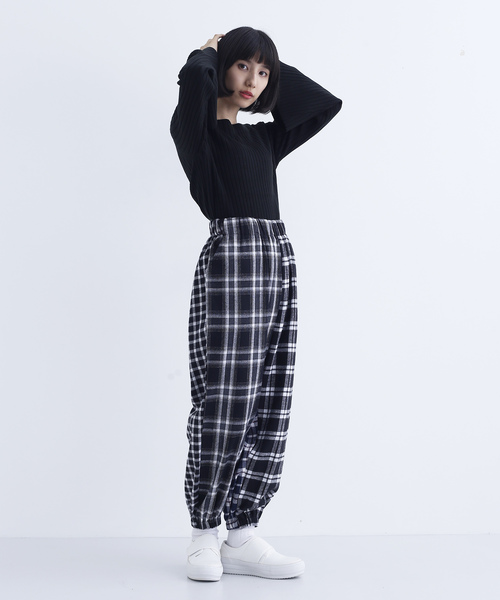 MERLOT（メルロー）の「チェック柄４面ドッキングコクーンパンツ7834（その他パンツ・レディース・ブラック/ネイビー・FREE）」の16枚目の写真