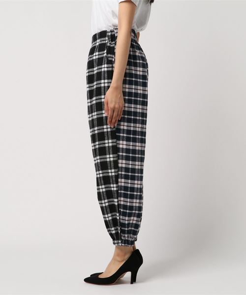 MERLOT（メルロー）の「チェック柄４面ドッキングコクーンパンツ7834（その他パンツ・レディース・ブラック/ネイビー・FREE）」の18枚目の写真
