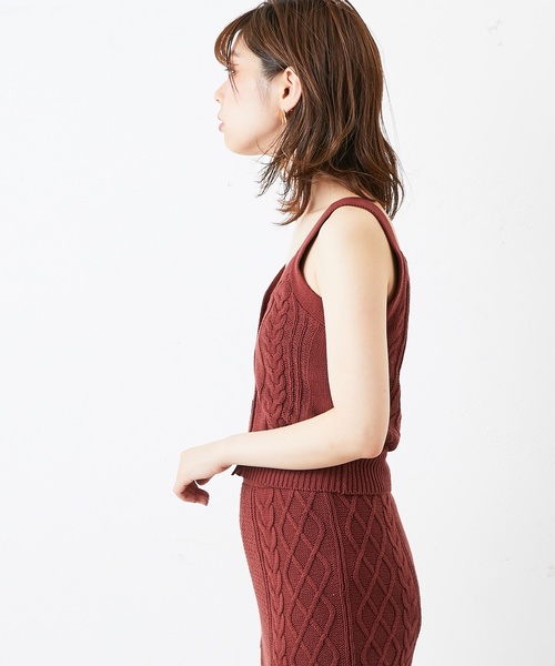 natural couture（ナチュラルクチュール）の「ケーブルニットキャミ（ニット/セーター・レディース・ブラック/ベージュ/ブラウン/オフホワイト・FREE）」の17枚目の写真