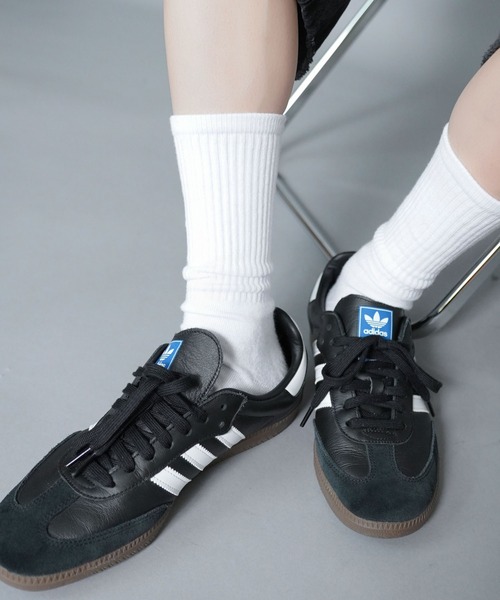 SPINNS（スピンズ）の「【カラバリ豊富】無地カラーソックス/クルー丈/メンズソックス/コーデの差し色にもおすすめ！（ソックス/靴下・メンズ・ホワイト/ブラック/レッド/オレンジ/ワイン/イエロー/パープル/ライム/モスグリーン/ミント/ピンク/ベージュ/サックスブルー/杢グレー/ダークグリーン/ブラウン/ライトピンク/ダークグレー/ライトパープル/エメラルド/ダークブルー/グリーン/ブルー/レモンイエロー/キナリ・25-27/ONESIZE）」の2枚目の写真