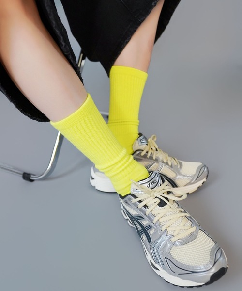 SPINNS（スピンズ）の「【カラバリ豊富】無地カラーソックス/クルー丈/メンズソックス/コーデの差し色にもおすすめ！（ソックス/靴下・メンズ・ホワイト/ブラック/レッド/オレンジ/ワイン/イエロー/パープル/ライム/モスグリーン/ミント/ピンク/ベージュ/サックスブルー/杢グレー/ダークグリーン/ブラウン/ライトピンク/ダークグレー/ライトパープル/エメラルド/ダークブルー/グリーン/ブルー/レモンイエロー/キナリ・25-27/ONESIZE）」の21枚目の写真