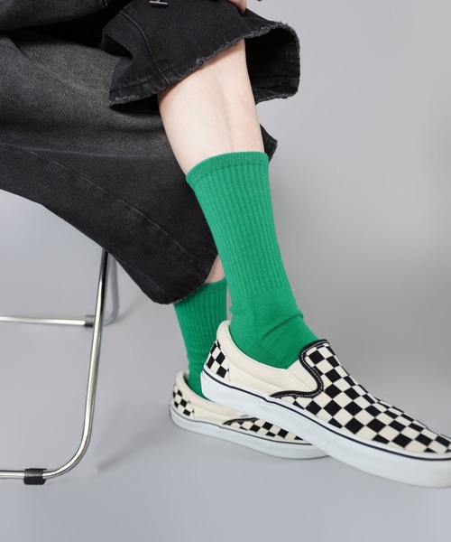 SPINNS（スピンズ）の「【カラバリ豊富】無地カラーソックス/クルー丈/メンズソックス/コーデの差し色にもおすすめ！（ソックス/靴下・メンズ・ホワイト/ブラック/レッド/オレンジ/ワイン/イエロー/パープル/ライム/モスグリーン/ミント/ピンク/ベージュ/サックスブルー/杢グレー/ダークグリーン/ブラウン/ライトピンク/ダークグレー/ライトパープル/エメラルド/ダークブルー/グリーン/ブルー/レモンイエロー/キナリ・25-27/ONESIZE）」の11枚目の写真