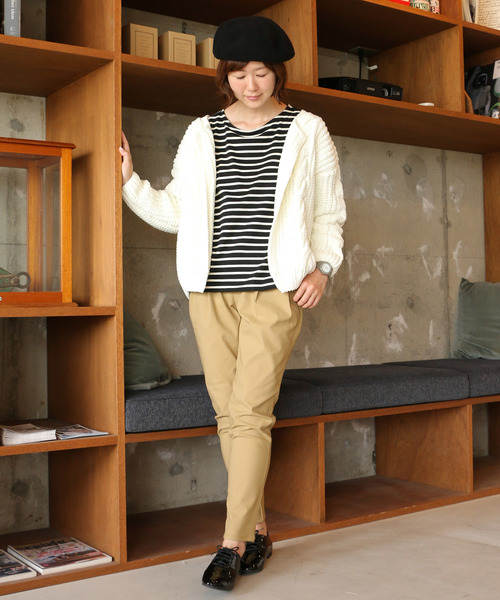 LBC(エルビーシー)の「モール系ケーブルショートカーディガン(カーディガン/ボレロ・レディース・オフホワイト/ネイビー・M)」の8枚目の写真