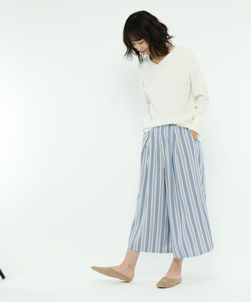 LAKOLE（ラコレ）の「ストレッチワッフルVネックプルオーバー / LAKOLE（Tシャツ/カットソー・レディース・ブラック/ベージュ/グレー/オフホワイト/ピンク/ブルー・SMALL/MEDIUM）」の7枚目の写真