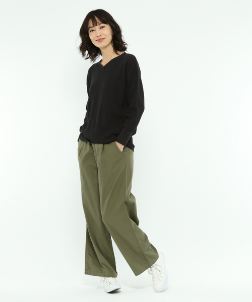 LAKOLE（ラコレ）の「ストレッチワッフルVネックプルオーバー / LAKOLE（Tシャツ/カットソー・レディース・ブラック/ベージュ/グレー/オフホワイト/ピンク/ブルー・SMALL/MEDIUM）」の9枚目の写真