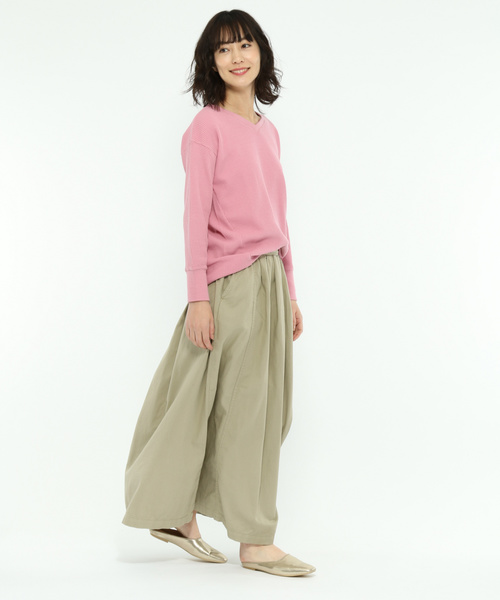 LAKOLE（ラコレ）の「ストレッチワッフルVネックプルオーバー / LAKOLE（Tシャツ/カットソー・レディース・ブラック/ベージュ/グレー/オフホワイト/ピンク/ブルー・SMALL/MEDIUM）」の10枚目の写真