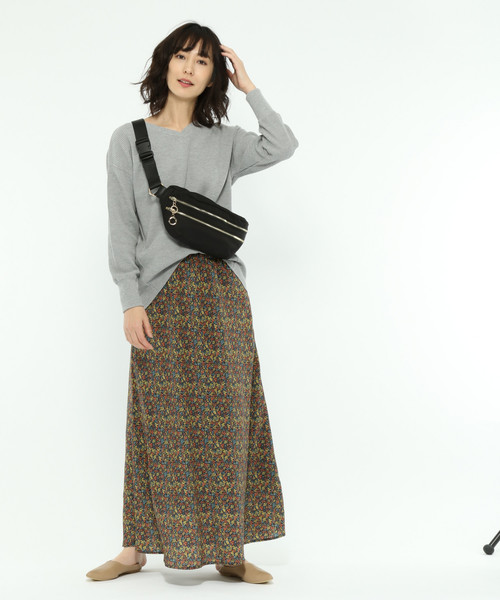 LAKOLE（ラコレ）の「ストレッチワッフルVネックプルオーバー / LAKOLE（Tシャツ/カットソー・レディース・ブラック/ベージュ/グレー/オフホワイト/ピンク/ブルー・SMALL/MEDIUM）」の12枚目の写真