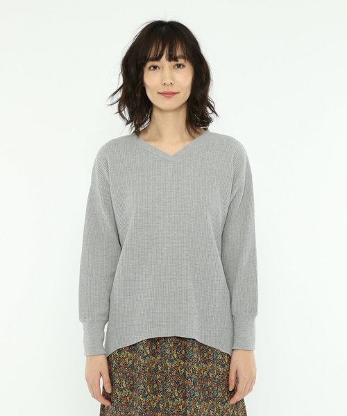 LAKOLE（ラコレ）の「ストレッチワッフルVネックプルオーバー / LAKOLE（Tシャツ/カットソー・レディース・ブラック/ベージュ/グレー/オフホワイト/ピンク/ブルー・SMALL/MEDIUM）」の14枚目の写真