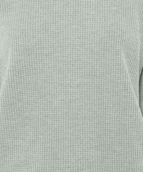 LAKOLE（ラコレ）の「ストレッチワッフルVネックプルオーバー / LAKOLE（Tシャツ/カットソー・レディース・ブラック/ベージュ/グレー/オフホワイト/ピンク/ブルー・SMALL/MEDIUM）」の20枚目の写真