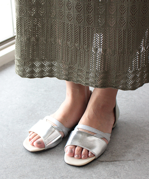 JELLY BEANS(ジェリービーンズ)の「コンビセパレートフラットサンダル(103-480)JELLY BEANS(ジェリービーンズ)(サンダル・レディース・ホワイト/シルバー/レオパード/ブラック・23/24/22.5/24.5/23.5)」の7枚目の写真