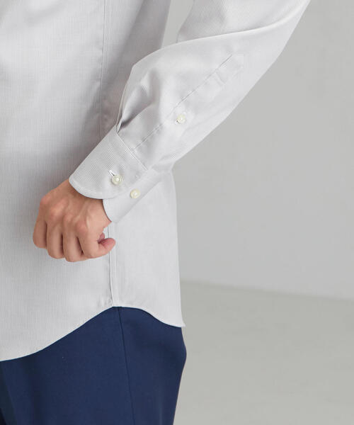 green label relaxing（グリーンレーベルリラクシング）の「スリム E/I マイクロヘリンボーン ショートワイドカラー ドレスシャツ＜機能性 / イージーアイロン＞（シャツ/ブラウス・メンズ・ホワイト/ライトブルー/ライトグレー・39cm/38cm/40cm/42cm/43cm/37cm/41cm）」の5枚目の写真