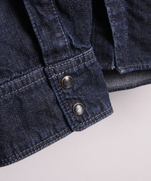 FACTOTUM(ファクトタム)の「【オンライン限定セール対象品】FACTOTUM × MAGINE AMERICAN RAG CIE Limited edition ワンウォッシュデニムシャツ∴(シャツ/ブラウス・メンズ・インディゴブルー・48/46)」の11枚目の写真