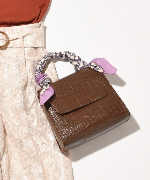 natural couture（ナチュラルクチュール）の「クロコ2WAYレトロショルダーバッグ（ショルダーバッグ・レディース・ブラック/ベージュ/ブラウン・FREE）」の2枚目の写真