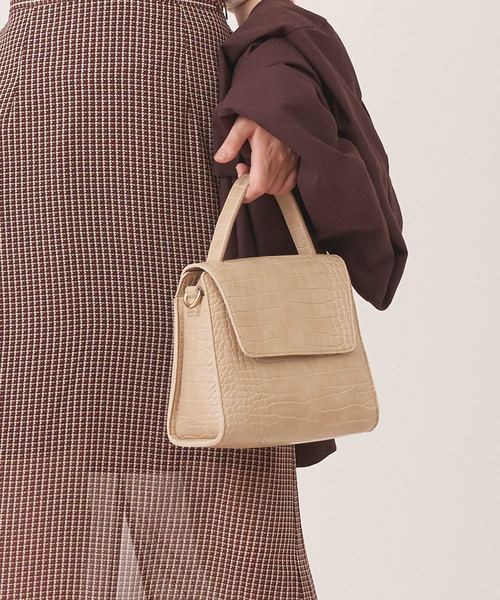 natural couture（ナチュラルクチュール）の「クロコ2WAYレトロショルダーバッグ（ショルダーバッグ・レディース・ブラック/ベージュ/ブラウン・FREE）」の5枚目の写真