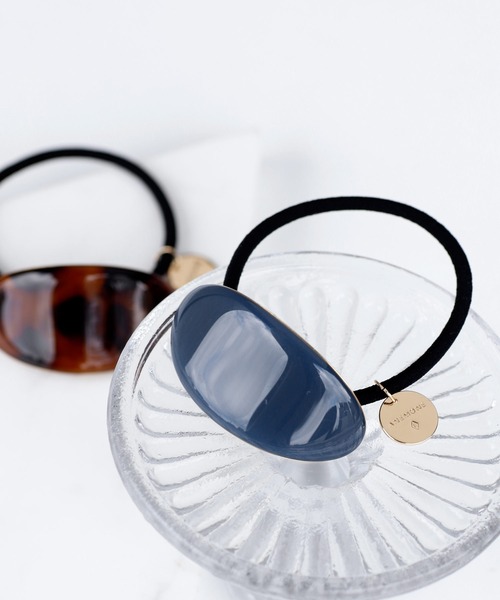 ANEMONE（アネモネ）の「シックカラーの艶めきオーバルヘアゴム（ヘアゴム・レディース・ブラウン/グレー/ブラック/ブルー・FREE）」の13枚目の写真