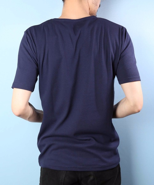 Blue Standard (ブルースタンダード)の「【BLUE STANDARD】細ピッチリブ仕様 ジャストサイズフィッティング 無地 ベーシックデザイン リブVネックTシャツカットソー(Tシャツ/カットソー・メンズ・ホワイト/ブラック/ネイビー/杢グレー・MEDIUM/LARGE/X-LARGE)」の11枚目の写真