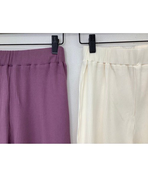 ulu（ウル）の「Original cut rib pants（その他パンツ・レディース・パープル/アイボリー・FREE）」の3枚目の写真