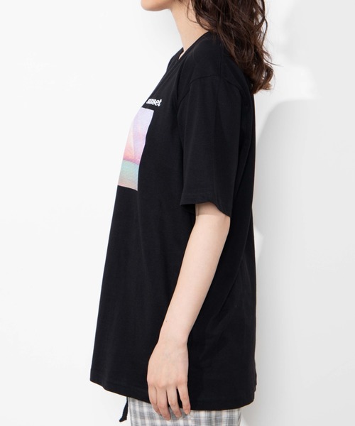 WEGO（ウィゴー）の「WEGO/カラーレインボーフォトプリントTシャツ（Tシャツ/カットソー・レディース・ブラック/ホワイト・SMALL/MEDIUM/LARGE）」の12枚目の写真