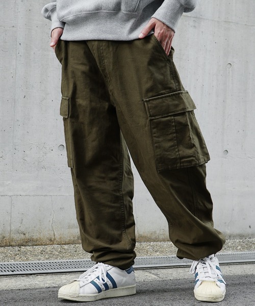 MinoriTY（マイノリティ）の「【MinoriTY】ワイドカーゴパンツ M-65  ミリタリーパンツ ワイドパンツ 裾ドローコード メンズ コットン素材（カーゴパンツ・メンズ・カーキ/ベージュ/ブラック/ホワイト/ブルー/オレンジ/グレー・M/L/XL/S）」の21枚目の写真