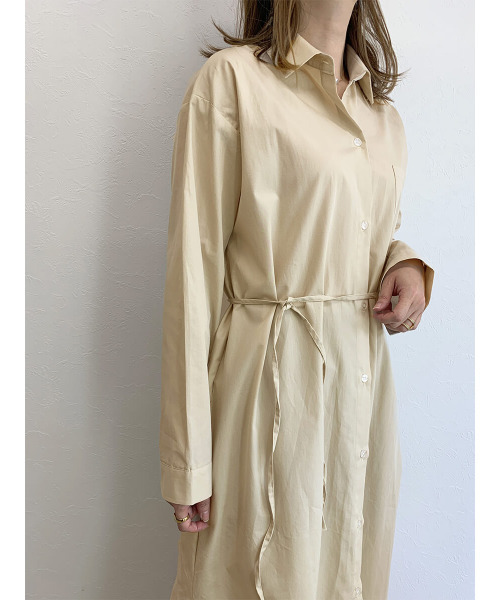 ISOOK（アイスー）の「Side slit shirt one-piece / サイドスリットシャツワンピース（シャツワンピース・レディース・ライトブルー/ライトベージュ/ホワイト・FREE）」の4枚目の写真