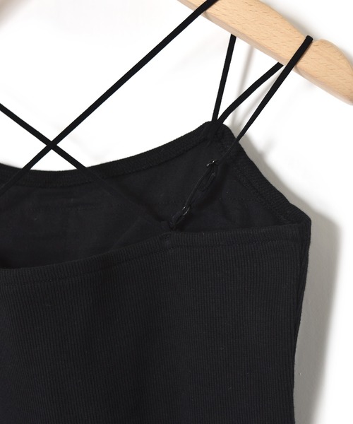 w closet（ダブルクローゼット）の「テレコカップ付きバッククロスキャミソール（キャミソール・レディース・ブラック/オフホワイト/グレイッシュベージュ/グレー系1/ブラウン/パープル・FREE）」の8枚目の写真