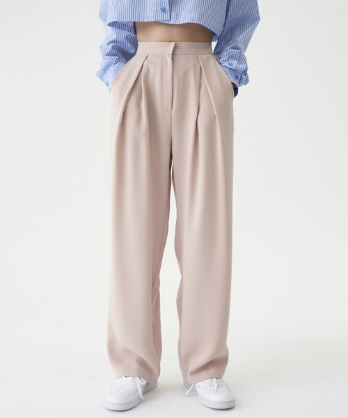 FEKETE COLOR SLACKS TUCK PANTS FEKETE COLOR SLACKS TUCK PANTS