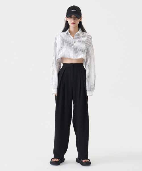 FEKETE(フェケテ)の「FEKETE COLOR SLACKS TUCK PANTS FEKETE(フェケテ)の「FEKETE COLOR SLACKS TUCK PANTS
