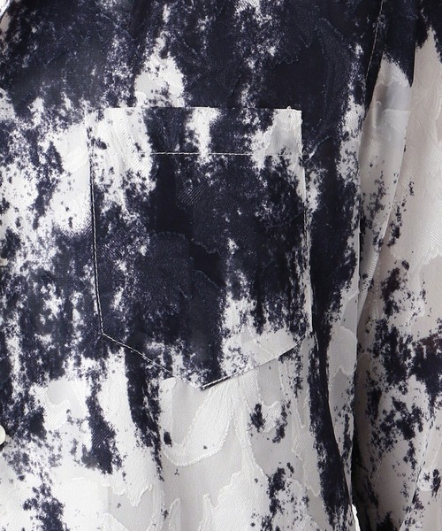 HIDEAWAYS NICOLE(ハイダウェイニコル)の「ボタニカル柄カットジャカード七分袖シャツ(シャツ/ブラウス・メンズ・ネイビー/その他1/ホワイト・X-LARGE/LARGE/MEDIUM)」の4枚目の写真