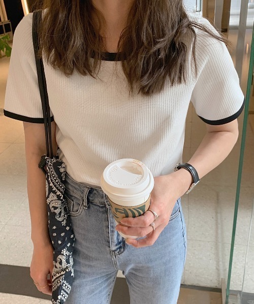 ABITOKYO（アビトーキョー）の「配色リブクルーネックカットTシャツ（Tシャツ/カットソー・レディース・ホワイト/ベージュ/ピンク/グリーン/ダークグリーン/ネイビー/ブルー/オレンジ/グレイッシュベージュ/グレー/ブルーグリーン/ブラック・FREE）」の3枚目の写真