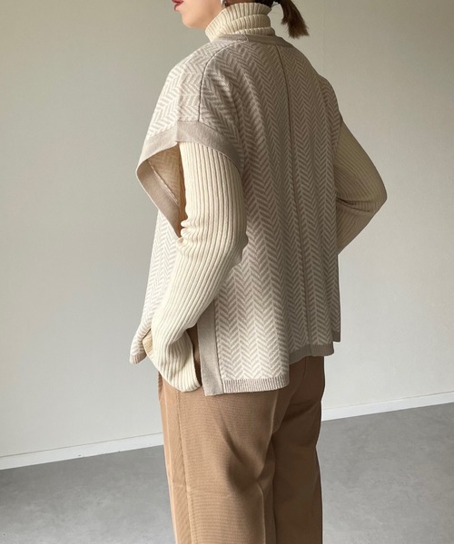 y/m by misato（イムバイミサト）の「幾何学柄ジャガードベスト（ニット/セーター・レディース・ブラック/ベージュ・FREE）」の14枚目の写真